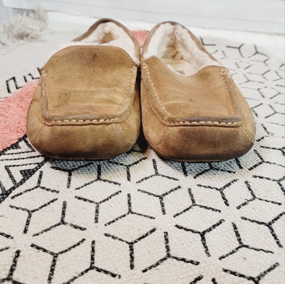 UGG Ascot Slipper in Tan, sz 11 - Picture 4 of 16